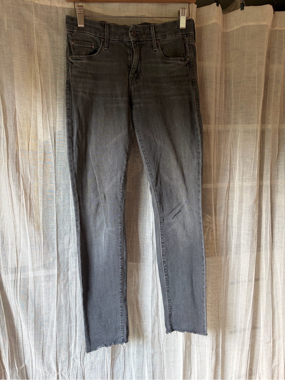 MOTHER Women's Ankle Crop Jeans in Faded Black Gray